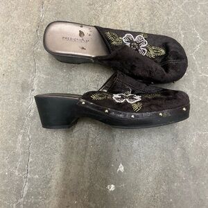 Vintage y2k predictions Women's Brown velvet beaded Floral Clogs